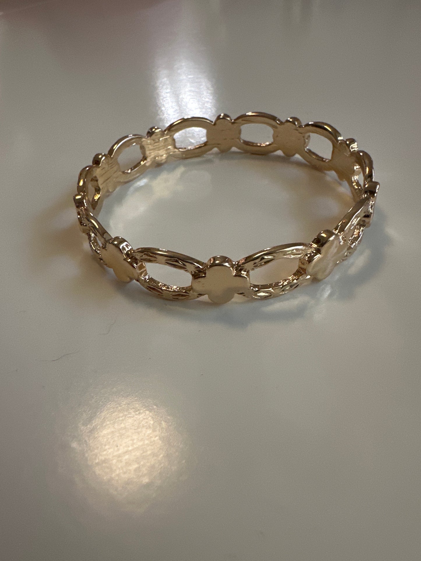 APG 8 Gold Bangle Bracelet with Clovers