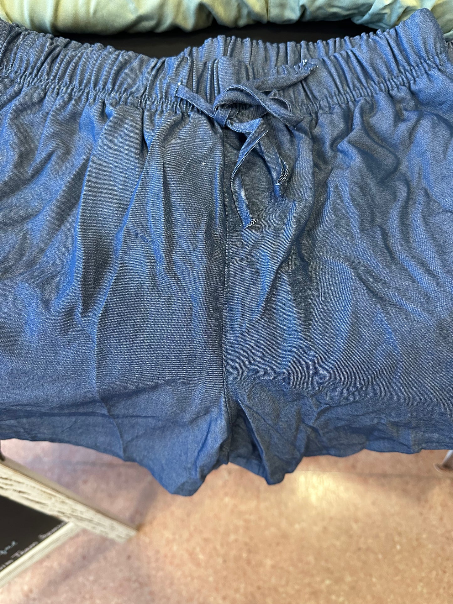 Tina Elastic Waist Shorts