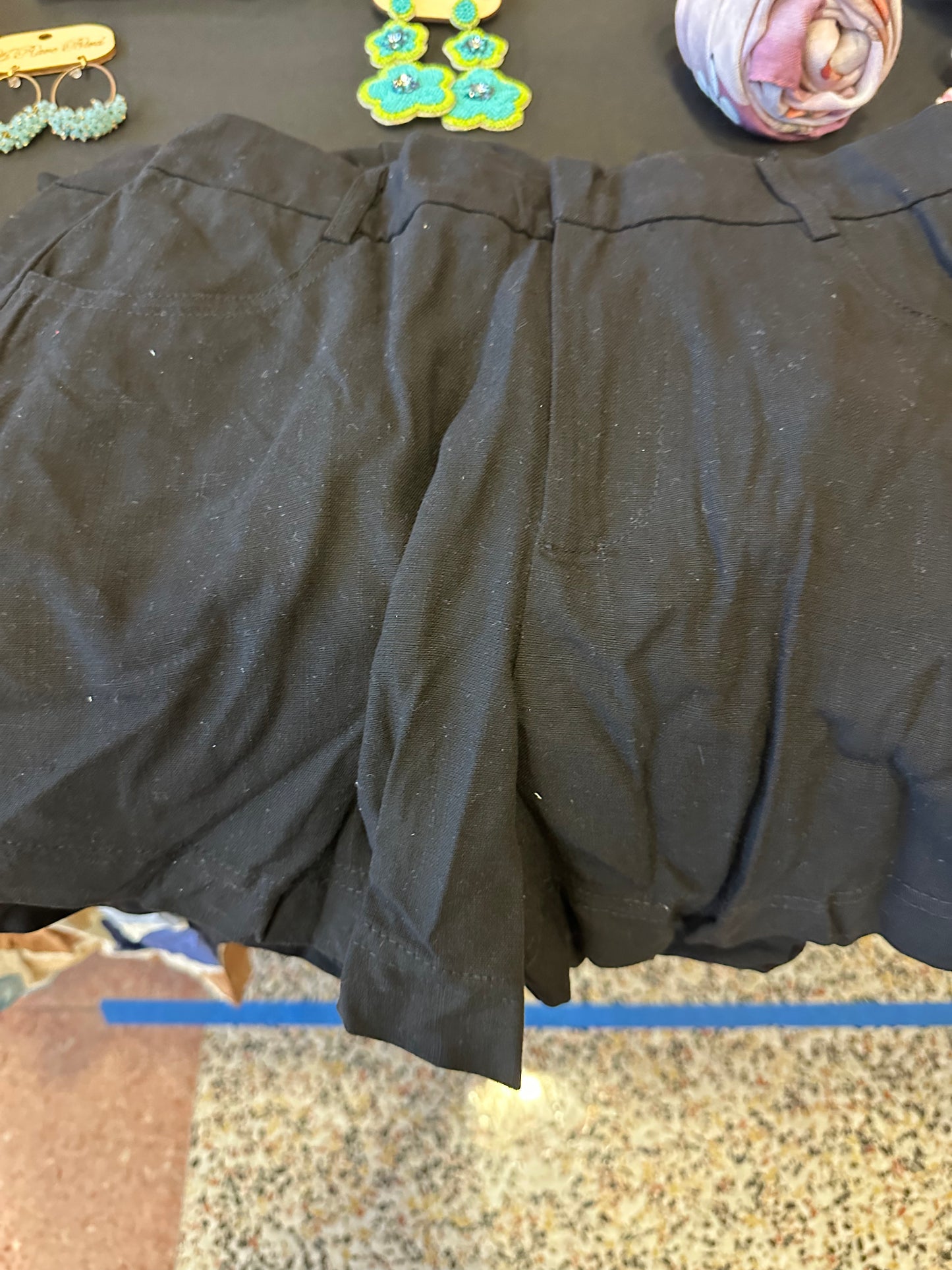 Lou Elastic Waist Shorts