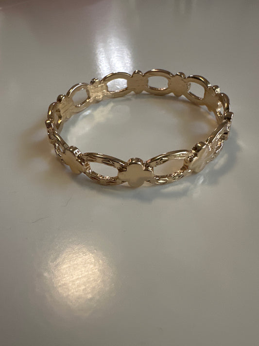 APG 8 Gold Bangle Bracelet with Clovers
